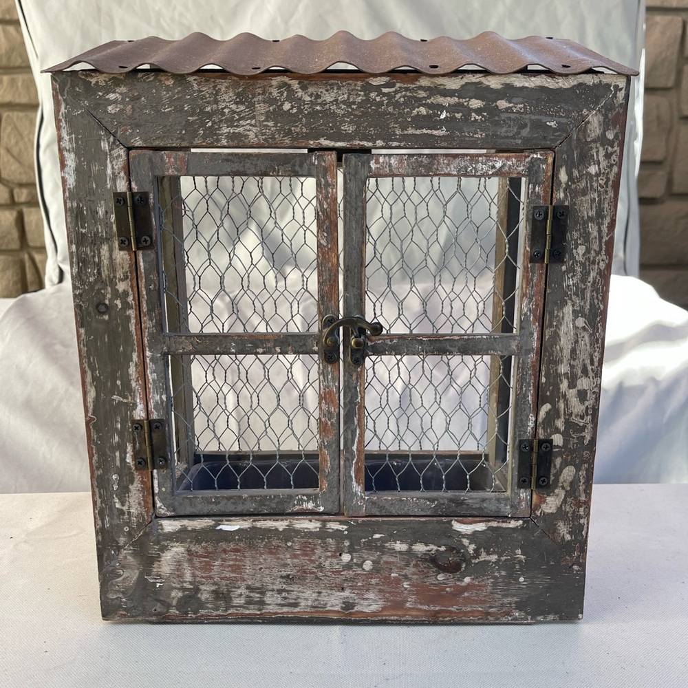 Rustic Bird House Planter Decor